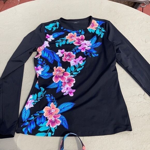 Land’s End Rash Guard blue multi top XS Tall - Picture 7 of 8